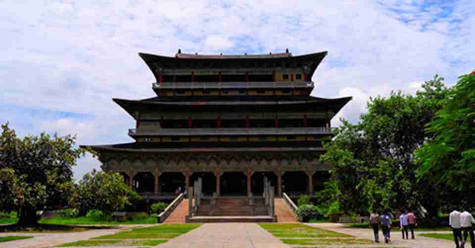 除中国外,各国佛教界也陆续到此建立具有自己特色的寺院